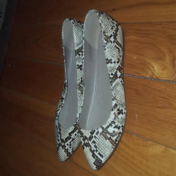 Snake print flats - Picture 3 of 3